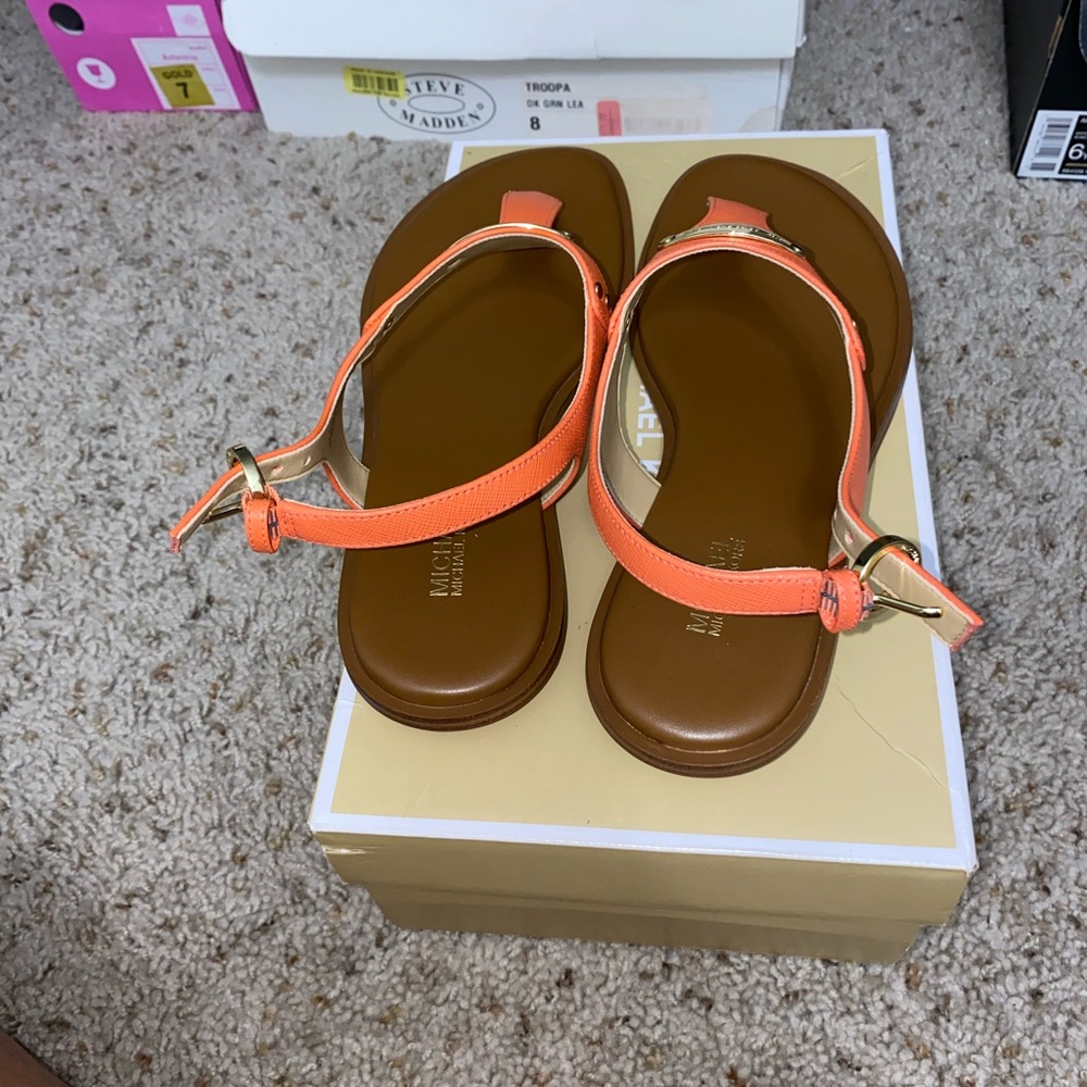 Michael Kors Sandels - Picture 5 of 6